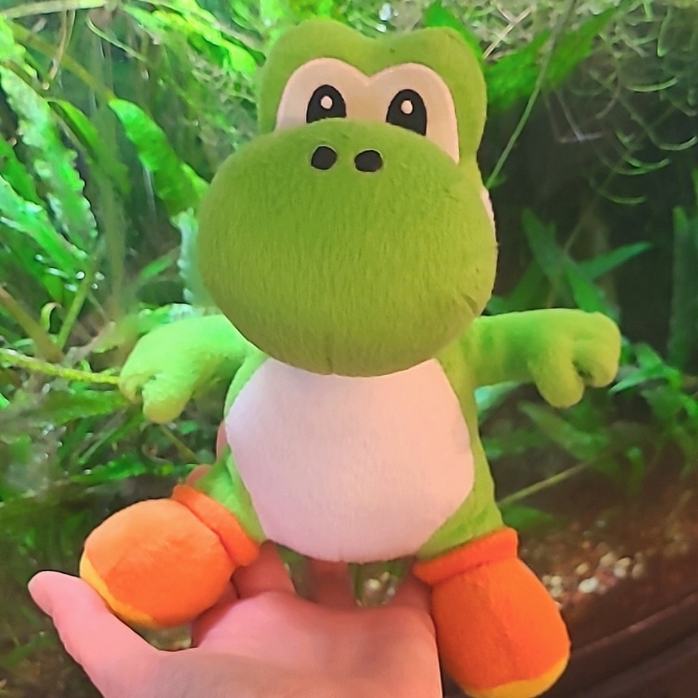Yoshi Plush | 8" Classic Green